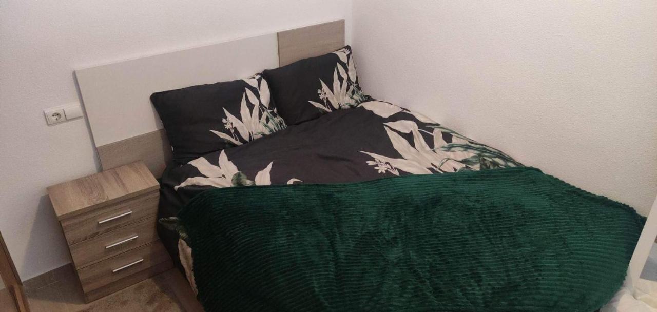Casa Gilda Appartement Torrevieja Buitenkant foto